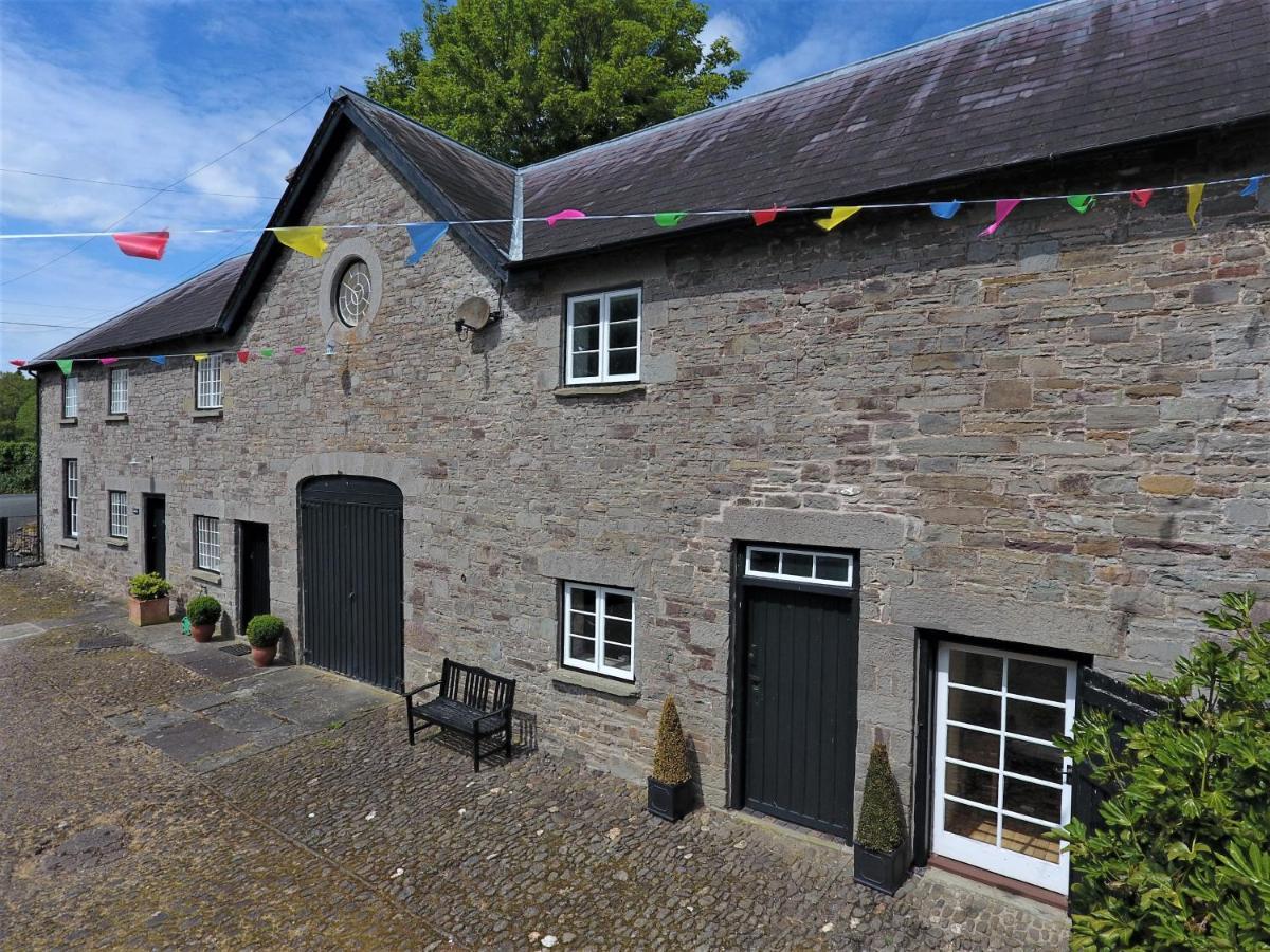Glanhenwye Courtyard Cottages Glasbury Dış mekan fotoğraf
