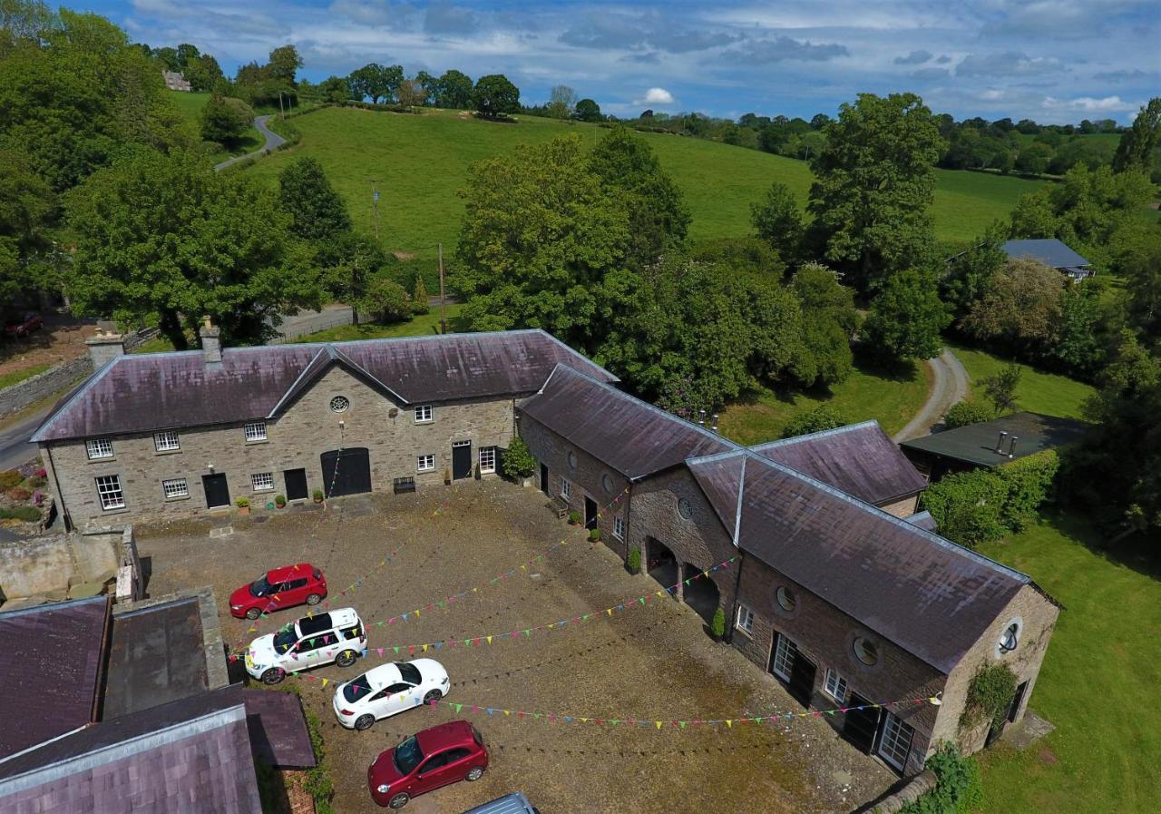 Glanhenwye Courtyard Cottages Glasbury Dış mekan fotoğraf